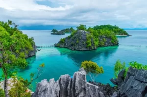 Tempat Wisata di Sulawesi Tenggara dengan Keindahan Alam & Pesona Budaya Unik