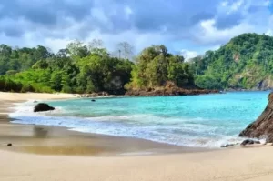 Wisata Bahari Terbaik di Jawa Timur, Keindahan Alam yang Menakjubkan